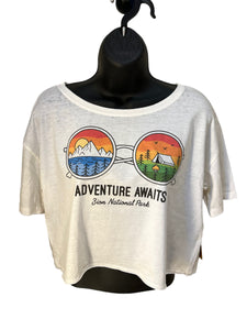 Adventure Awaits W Shirt